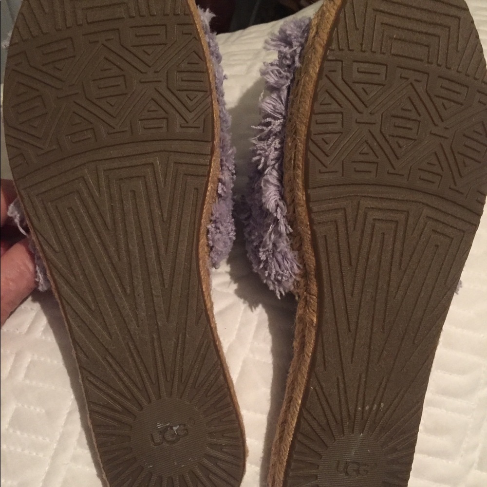 Ugg purple slippers.     NWOT - Picture 3 of 3